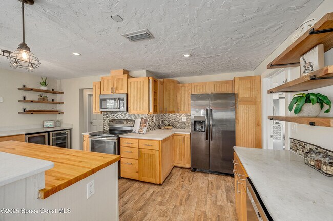 Building Photo - 458 Sandpiper Dr