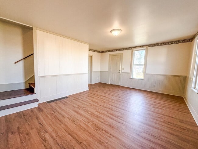 Building Photo - 3 bedroom, 2 bathroom Quiet Retreat With Scenic Views-Mansfield, Illinois