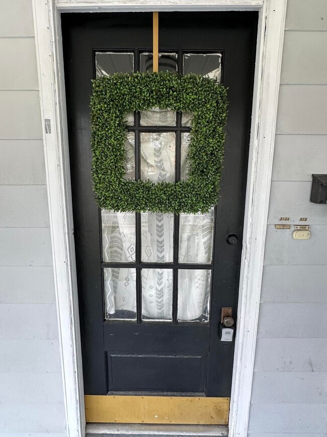 Building Photo - 313 Capital Ave