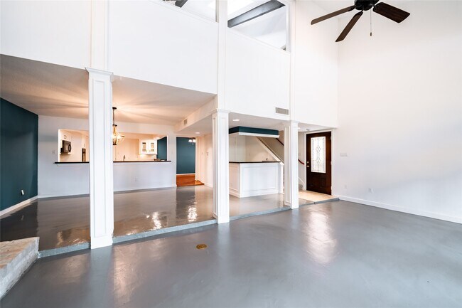 Building Photo - 5918 San Felipe St