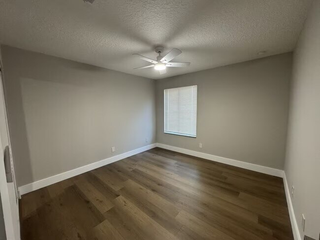 Building Photo - 198 White Fawn Dr