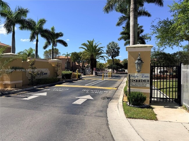 Building Photo - 4110 NE 22nd Ct