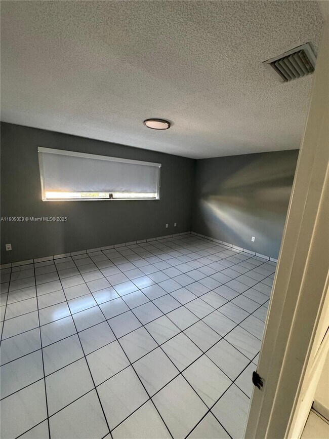 Building Photo - 9510 Southwest 151 Court