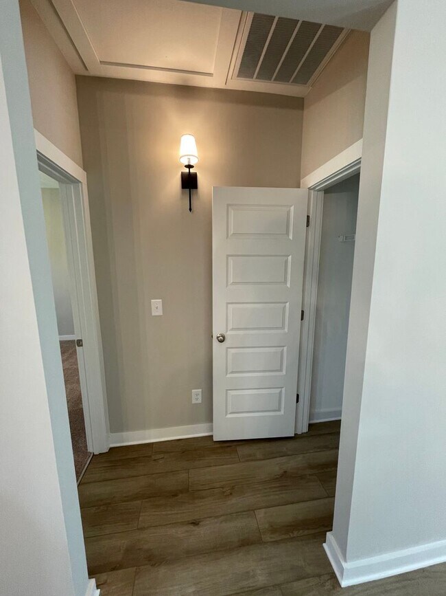 Building Photo - Home for Rent in Weaver, AL!!! View with 4...
