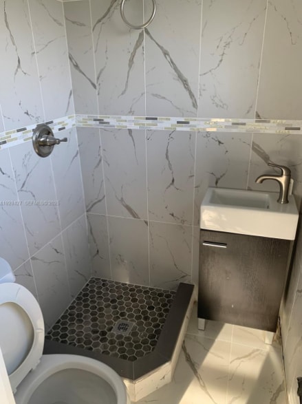 Building Photo - 14301 SW 105th Ave