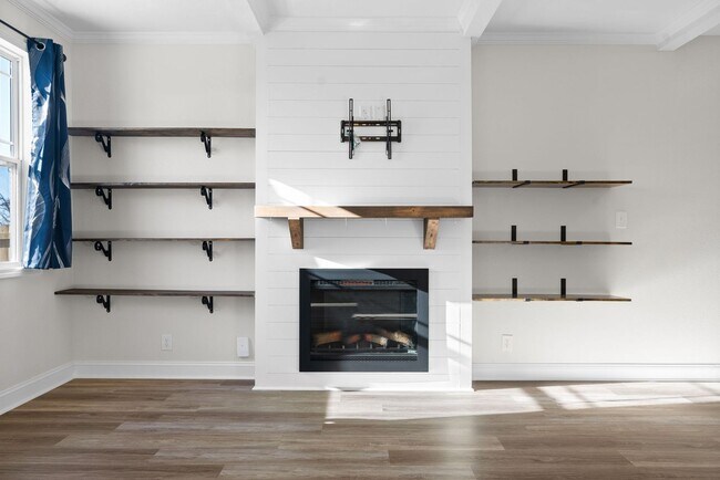 Building Photo - 1180 Henry Pl Blvd