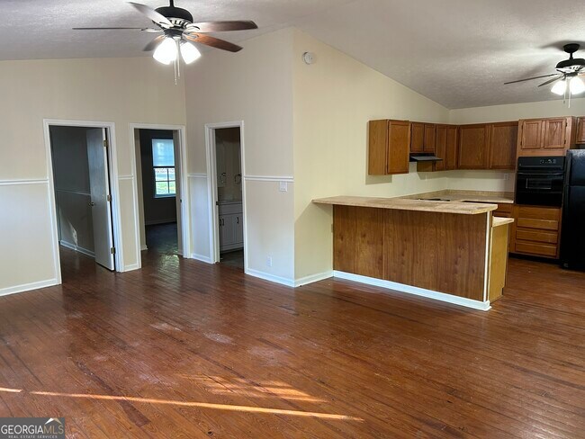 Building Photo - 790 Normandy Trail