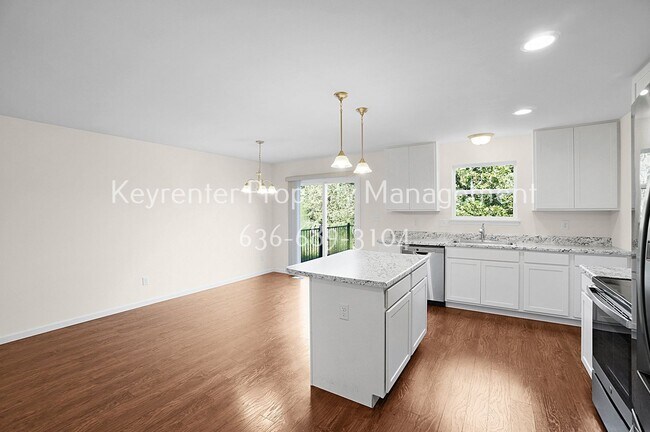 Building Photo - Coming Soon!!! Spacious and Modern 3-Bedroom Home for Rent Near Butler Lake