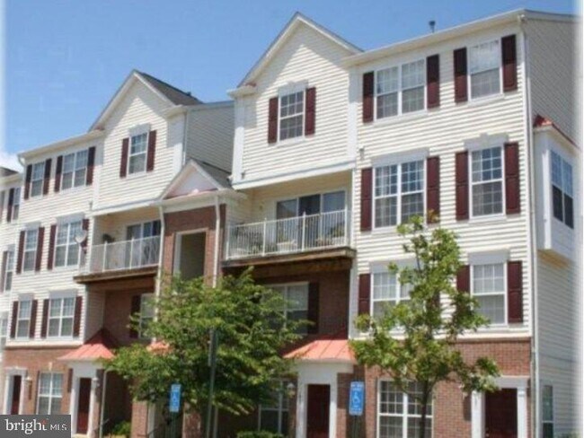 Building Photo - 2480 Angeline Dr