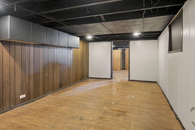 Building Photo - 3915 Schiller Pl