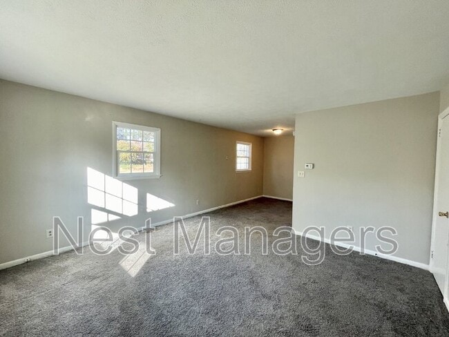 Building Photo - 830 Pilot Ave