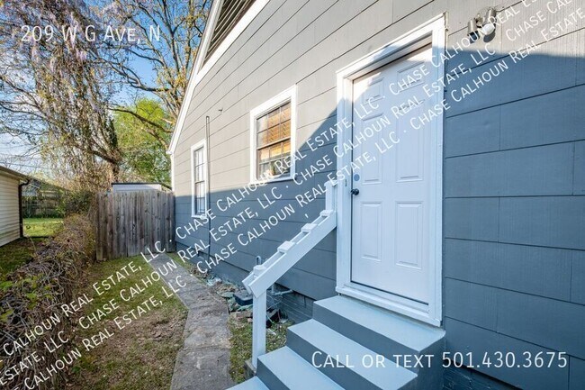 Building Photo - 209 W G Ave