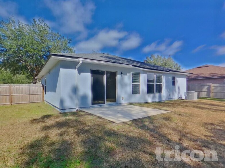 Building Photo - 11626 Brian Lakes Dr N