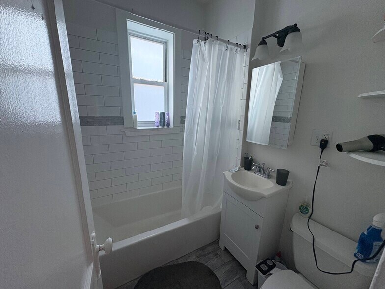 Building Photo - 38 Hemenway St