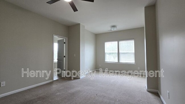 Building Photo - 330 Great Northern Sta