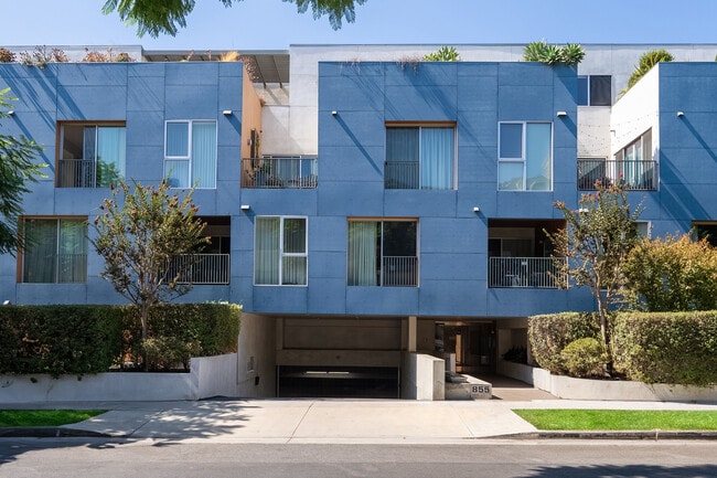 Building Photo - 855 N Croft Ave