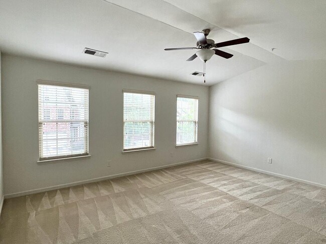 Building Photo - 6355 Story Cir