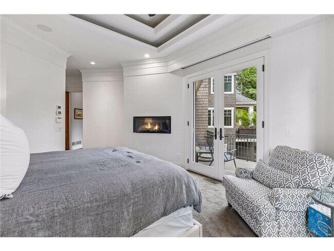 Building Photo - 15700 Portico Dr