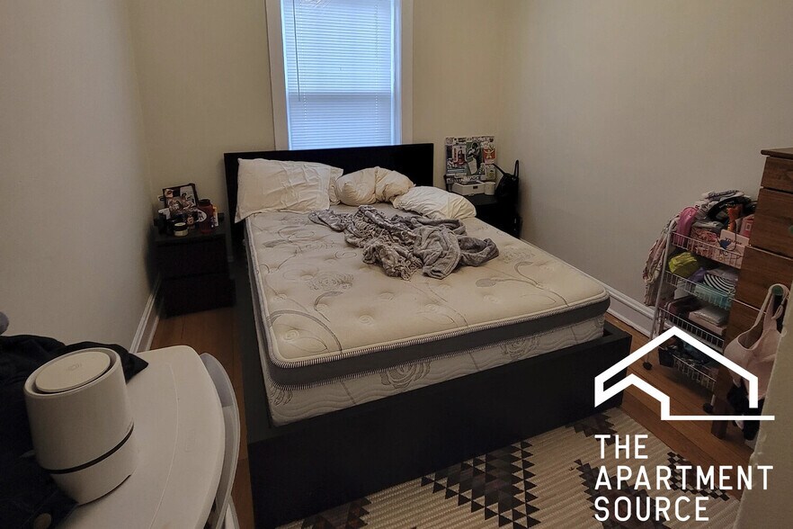 Building Photo - 3701 N Hoyne Ave