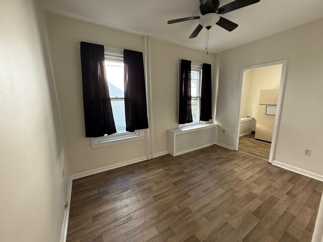Building Photo - 425 Elm St