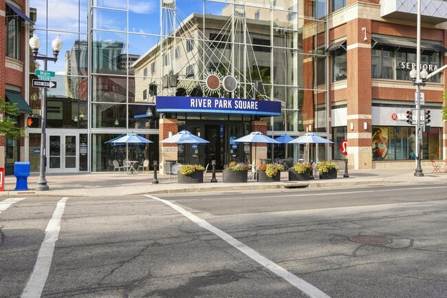 Building Photo - 809 W Main Ave