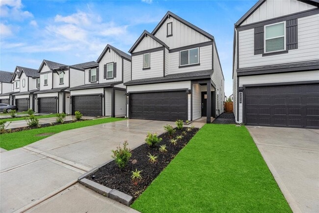 Primary Photo - 3217 Rainwood Gate Dr