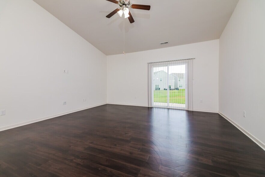 Building Photo - 78 N Great White Way