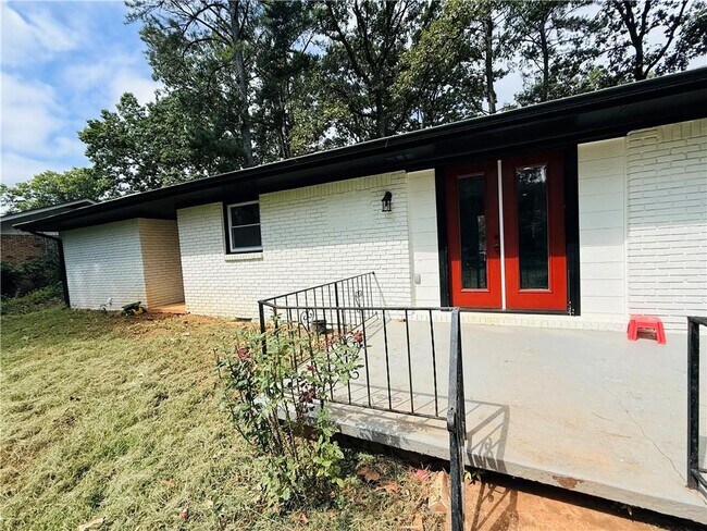 Building Photo - 5456 Brownlee Rd SW