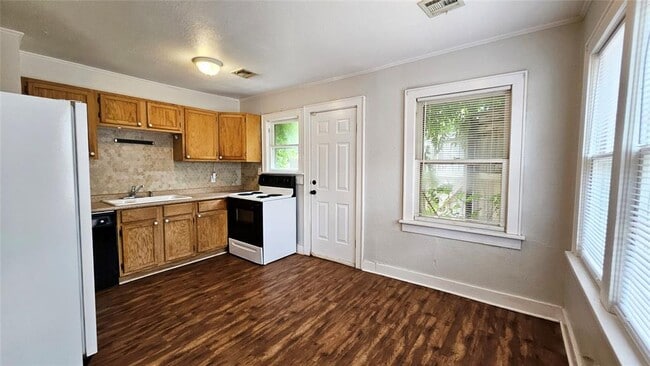 Building Photo - 2812 NW 23rd St