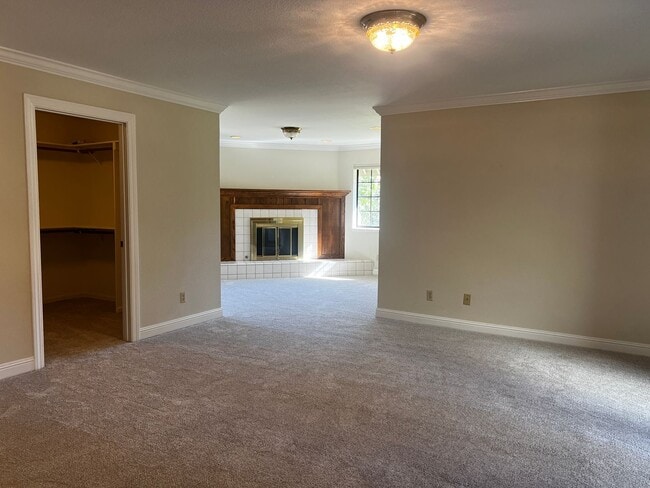 Building Photo - MORGAN HILL Expansive 6 bedroom, 4.5 bathroom home
