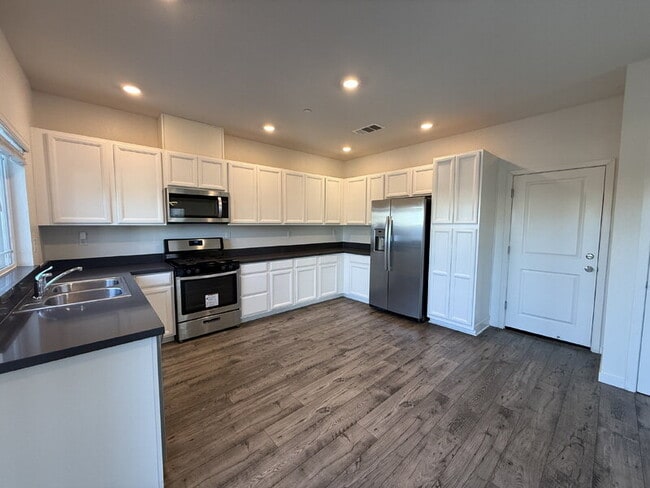 Building Photo - 4364 White Ash Ln