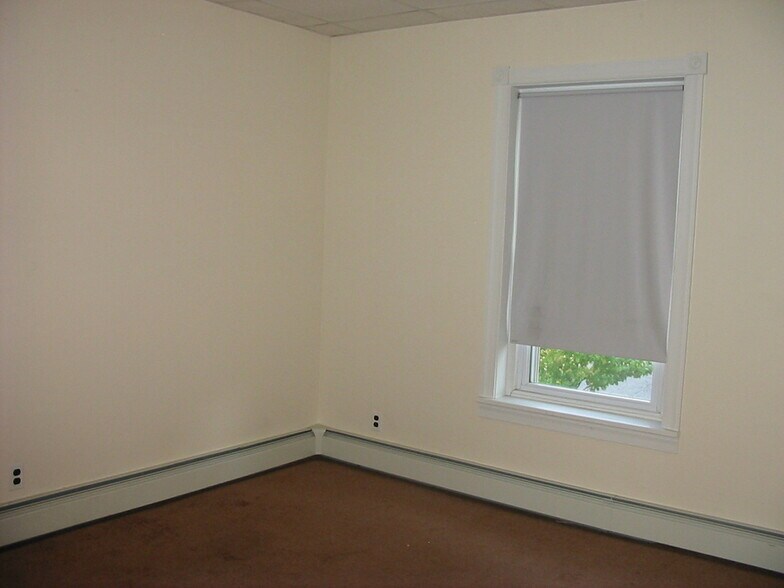 Small BR - 121 Gay St