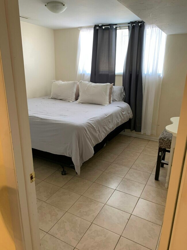 Building Photo - 2955-2959 N Newton Street, Unit 2959 B