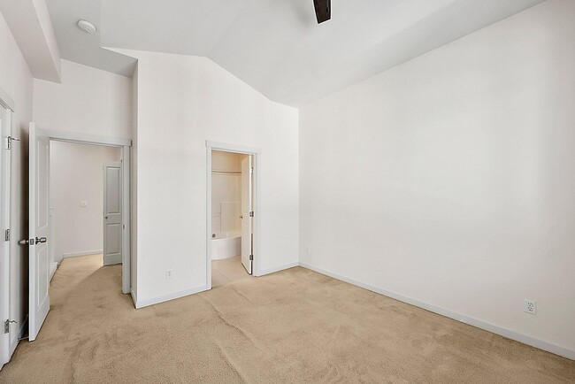 Building Photo - Modern 3-Story Tacoma Condo – Downtown Cit...