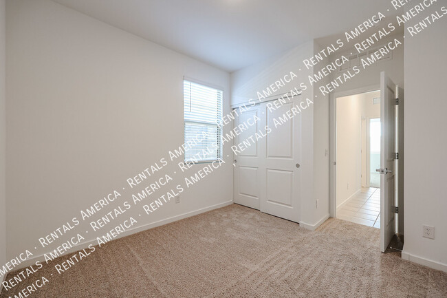 Building Photo - 15990 W Gray Fox Trl