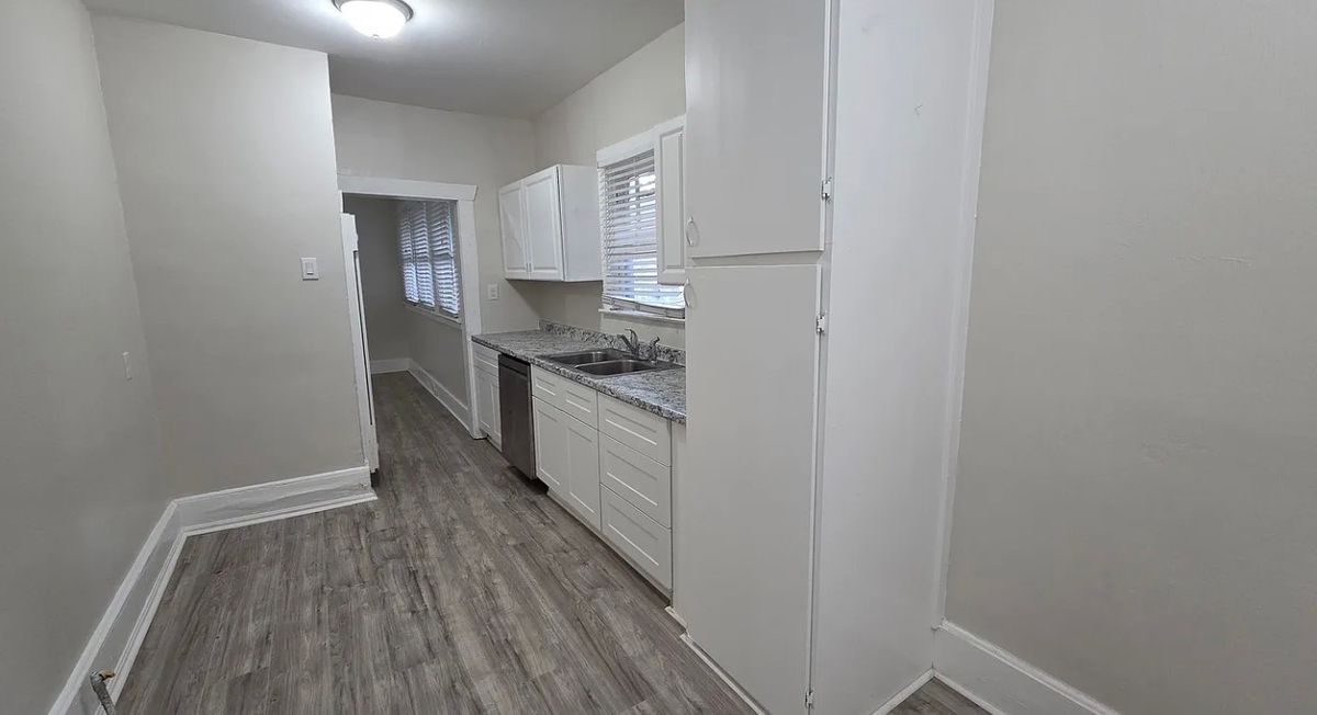 Building Photo - 2805 S Jennings Ave