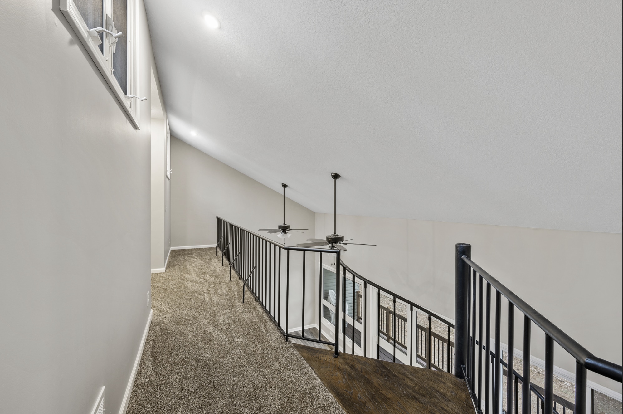 Building Photo - 12395 Ivan Ave N