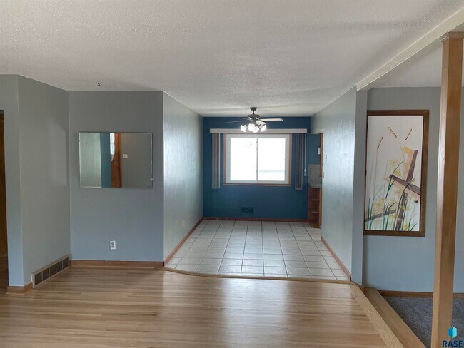 Building Photo - 2200 W 28th St