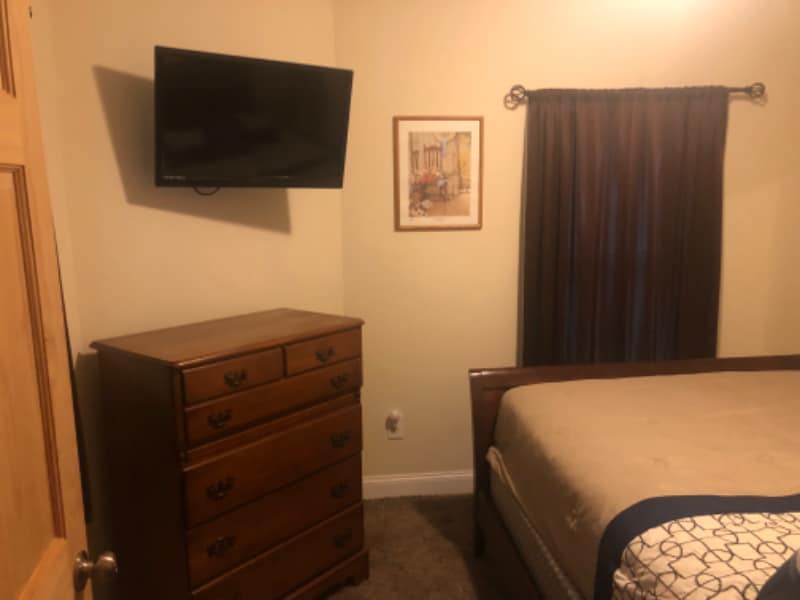 Building Photo - 35 River St