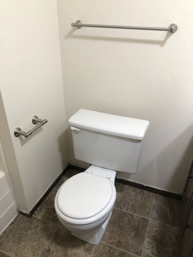 Building Photo - Three Bedroom with RV Pad in North Salem