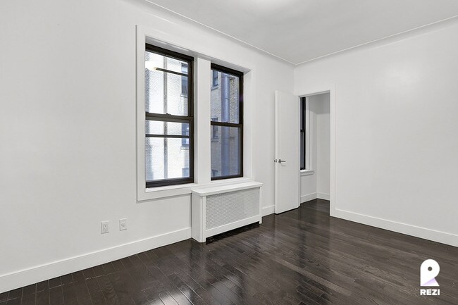 Building Photo - 15 W 55th St