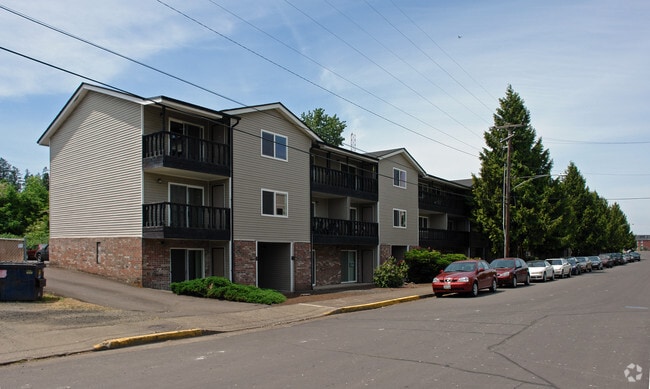 Building Photo - Fall Quarters