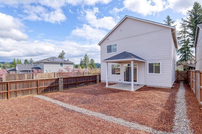 Building Photo - Corner Lot 3 Bedroom Home in Happy Valley
