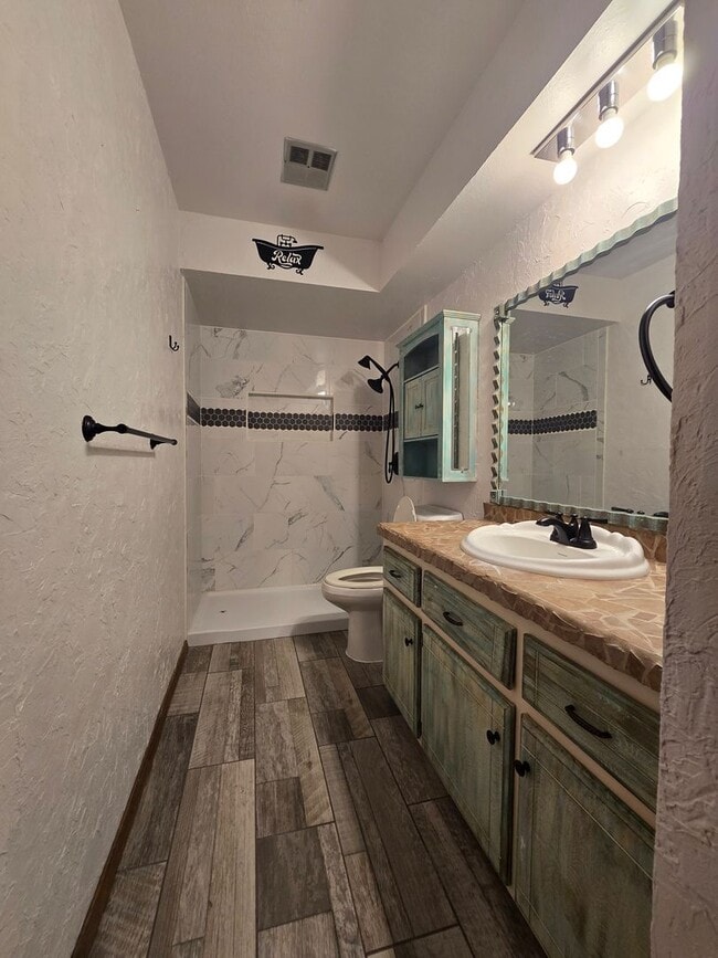 Building Photo - 4 bedroom 2 bath home in Seminole!