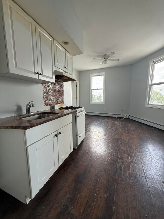 Primary Photo - 1209 43rd St