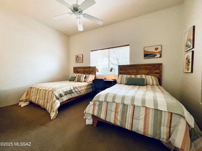 Building Photo - 12683 N Sleeping Coyote Dr