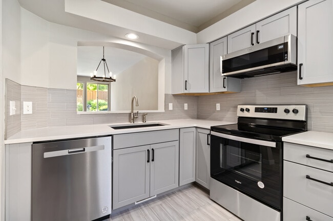 Building Photo - 5146 S Surprise Way