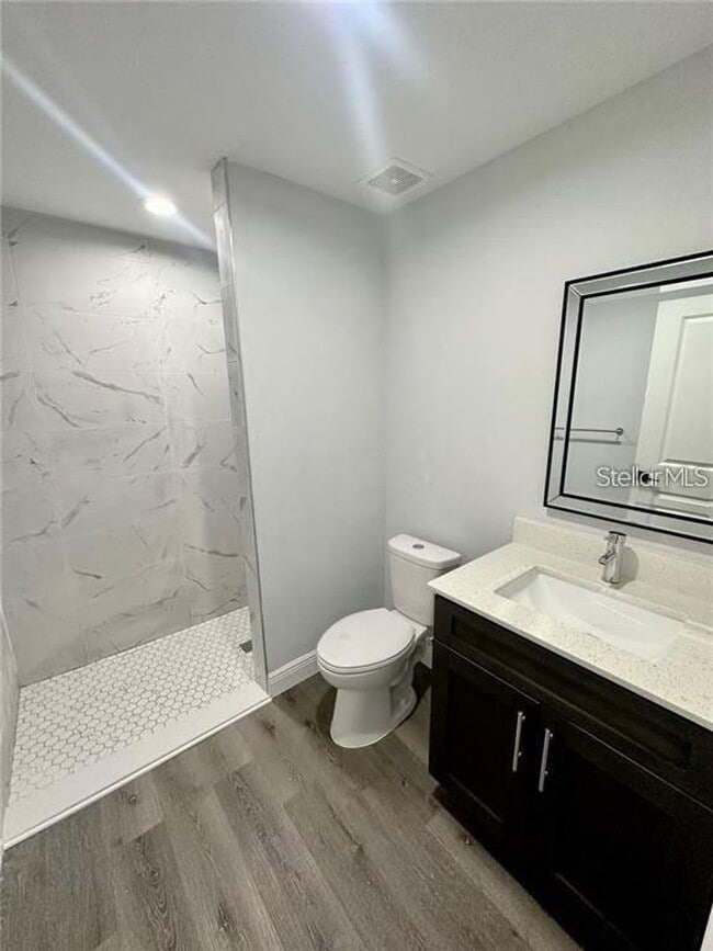Building Photo - AWESOME NEW HOUSE WITH AN AMAZING KITCHEN