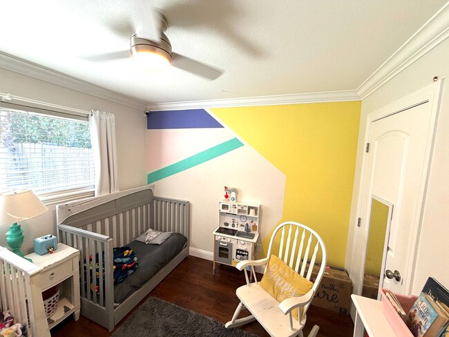 Building Photo - Desirable Home in Lincoln Village – A must see!