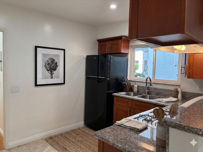 Building Photo - 1111 Tyler St